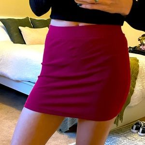 Maroon bodycon skirt, stretchy material, size sm